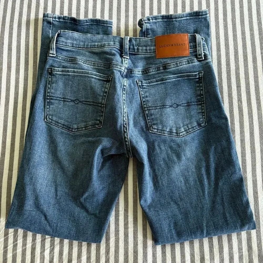 Lucky Brand Mid Rise Sweet Straight Jeans Size 4/27
